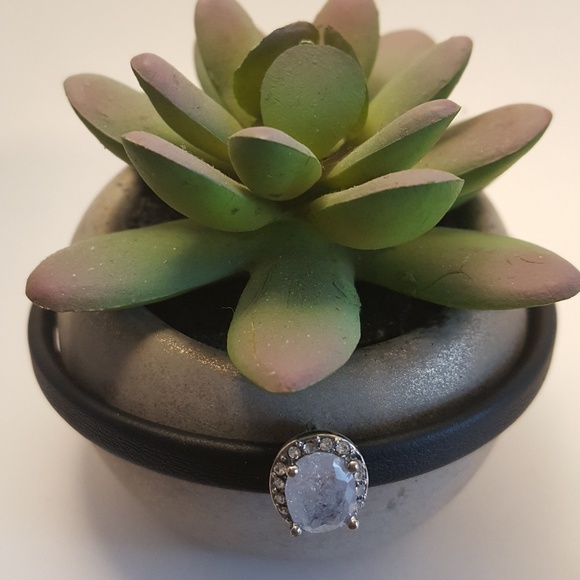 Gorgeous black bracelet with clear stone - Picture 2 of 2